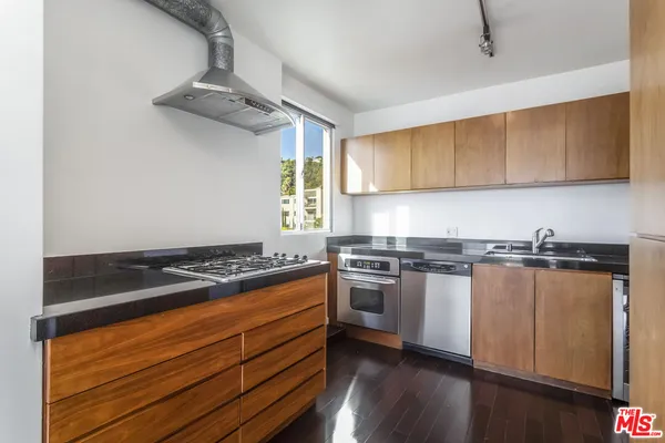 $5,600 | 8787 Shoreham Drive, Unit 610, West Hollywood, CA 90069