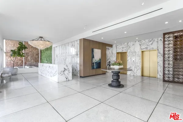 $5,600 | 8787 Shoreham Drive, Unit 610, West Hollywood, CA 90069