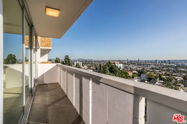 $5,600 | 8787 Shoreham Drive, Unit 610, West Hollywood, CA 90069