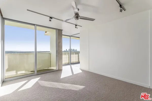 $5,600 | 8787 Shoreham Drive, Unit 610, West Hollywood, CA 90069