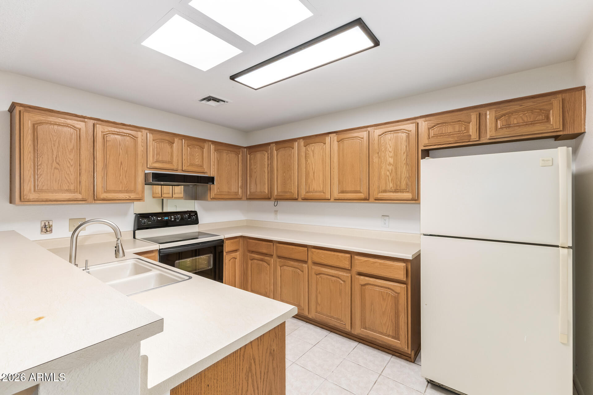 14300 West Bell Road, Unit 80 Surprise, AZ 85374 - Photo 9 of 36 Kitchen