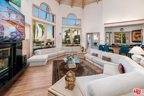$4,220,000 | 13023 Aguamarina Point, San Diego, CA 92128