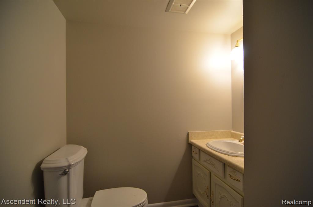 1608 Walton Boulevard Rochester Hills, MI 48309 - Photo 10 of 10