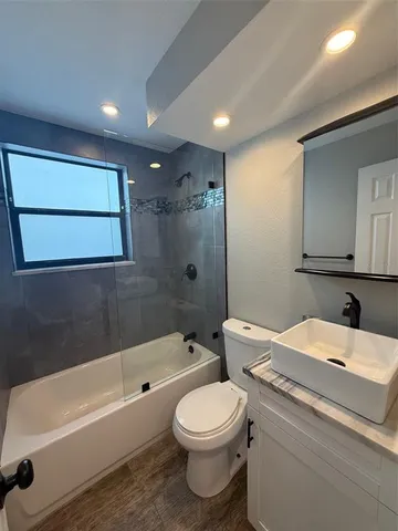 $2,300 | 214 Columbia Drive, Unit 2, Tampa, FL 33606