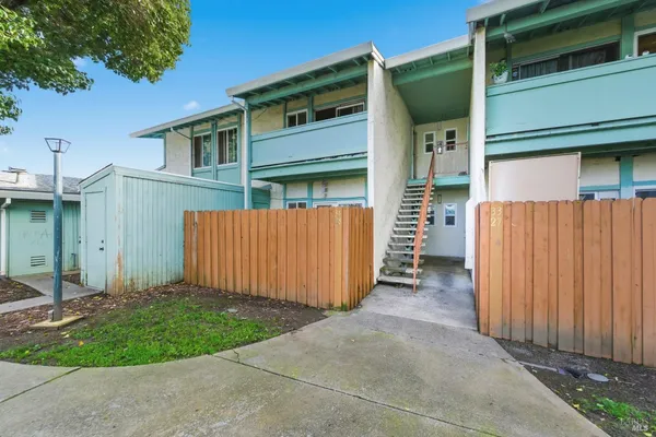 $190,000 | 423 Gregory Lane, Unit 28, Fairfield, CA 94533