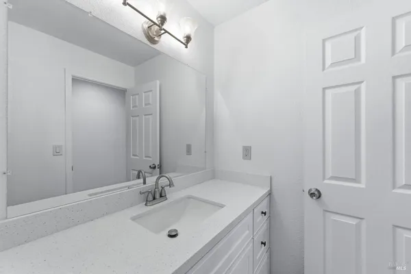 $190,000 | 423 Gregory Lane, Unit 28, Fairfield, CA 94533