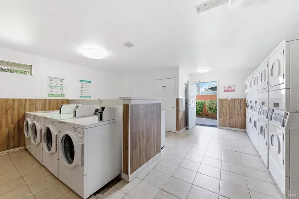 $190,000 | 423 Gregory Lane, Unit 28, Fairfield, CA 94533