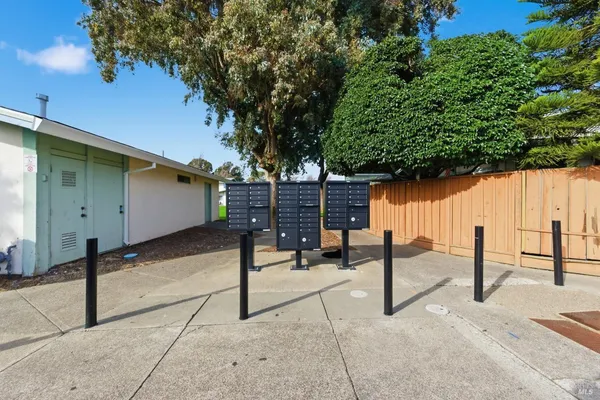 $190,000 | 423 Gregory Lane, Unit 28, Fairfield, CA 94533