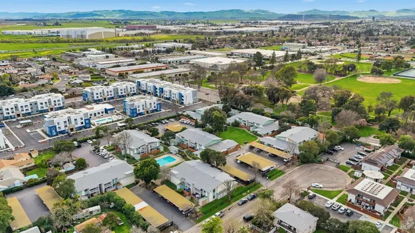 $190,000 | 423 Gregory Lane, Unit 28, Fairfield, CA 94533