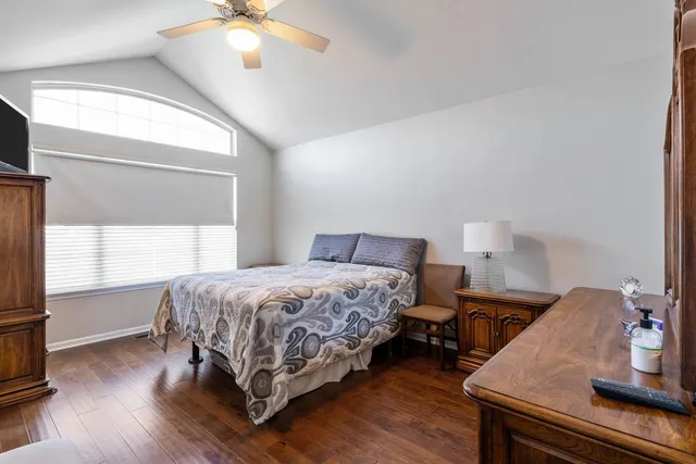 $430,000 | 232 Manor Drive, Buffalo Grove, IL 60089