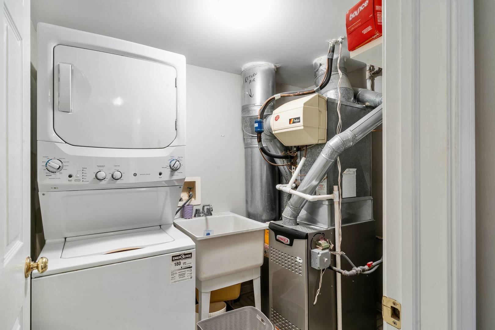 232 Manor Drive Buffalo Grove, IL 60089 - Photo 18 of 21 a utility room with dryer and washer