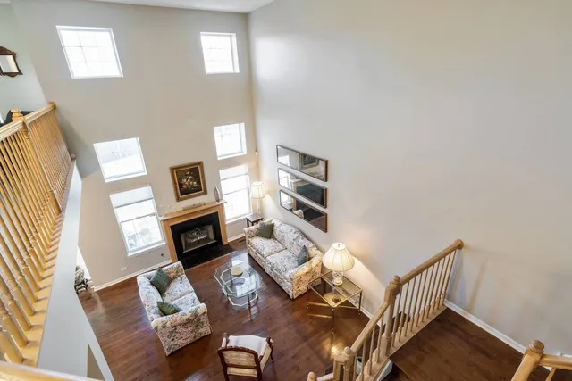 $430,000 | 232 Manor Drive, Buffalo Grove, IL 60089