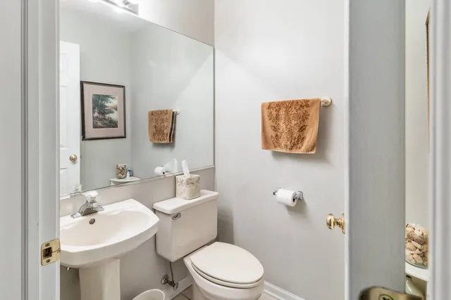 $430,000 | 232 Manor Drive, Buffalo Grove, IL 60089