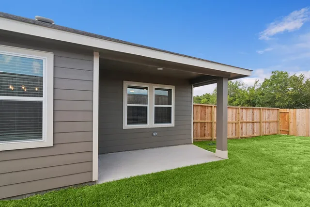 $235,840 | 432 Monarch Trail, Huntsville, TX 77340