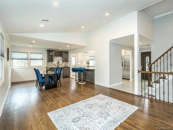 $6,000 | 1 Milford Lane, Glen Cove, NY 11542