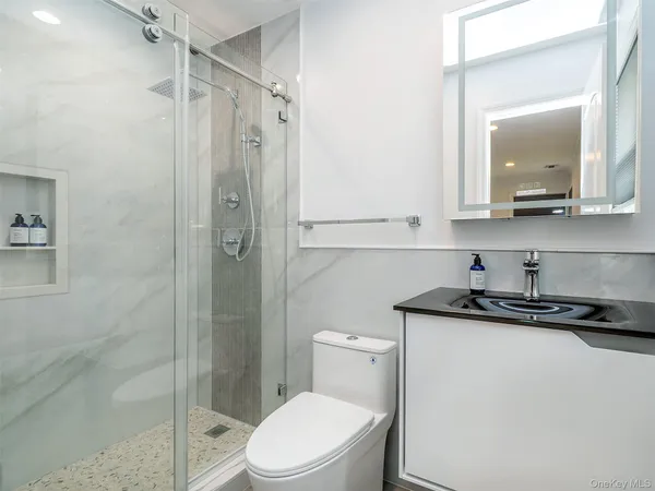 $6,000 | 1 Milford Lane, Glen Cove, NY 11542