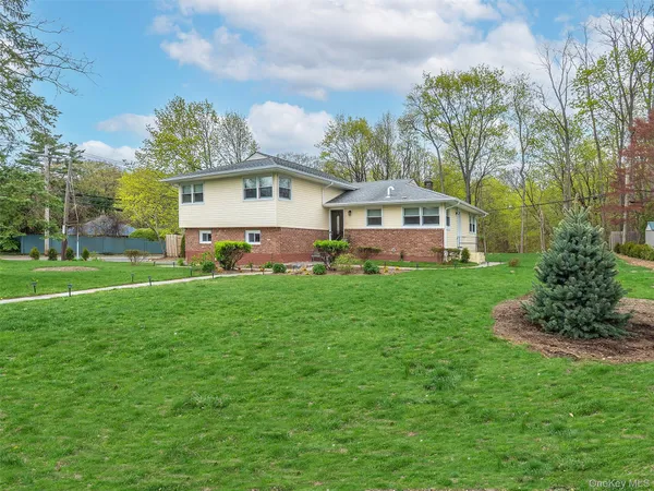 $6,000 | 1 Milford Lane, Glen Cove, NY 11542