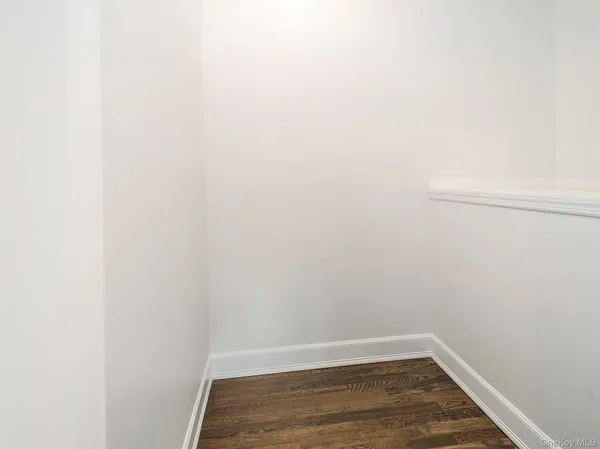$6,000 | 1 Milford Lane, Glen Cove, NY 11542