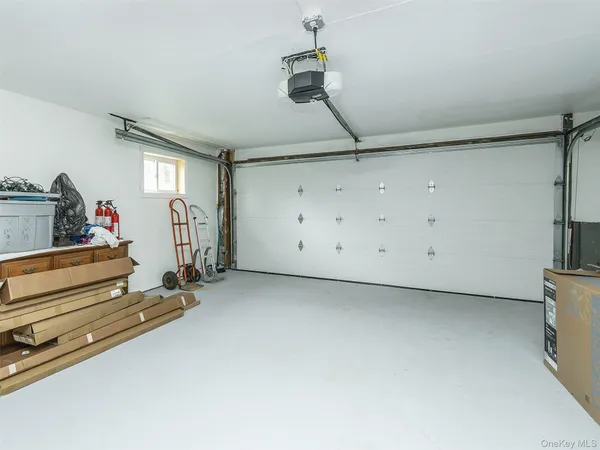 $6,000 | 1 Milford Lane, Glen Cove, NY 11542