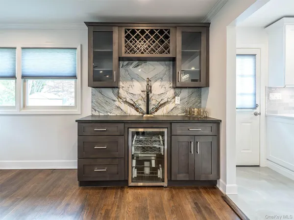 $6,000 | 1 Milford Lane, Glen Cove, NY 11542