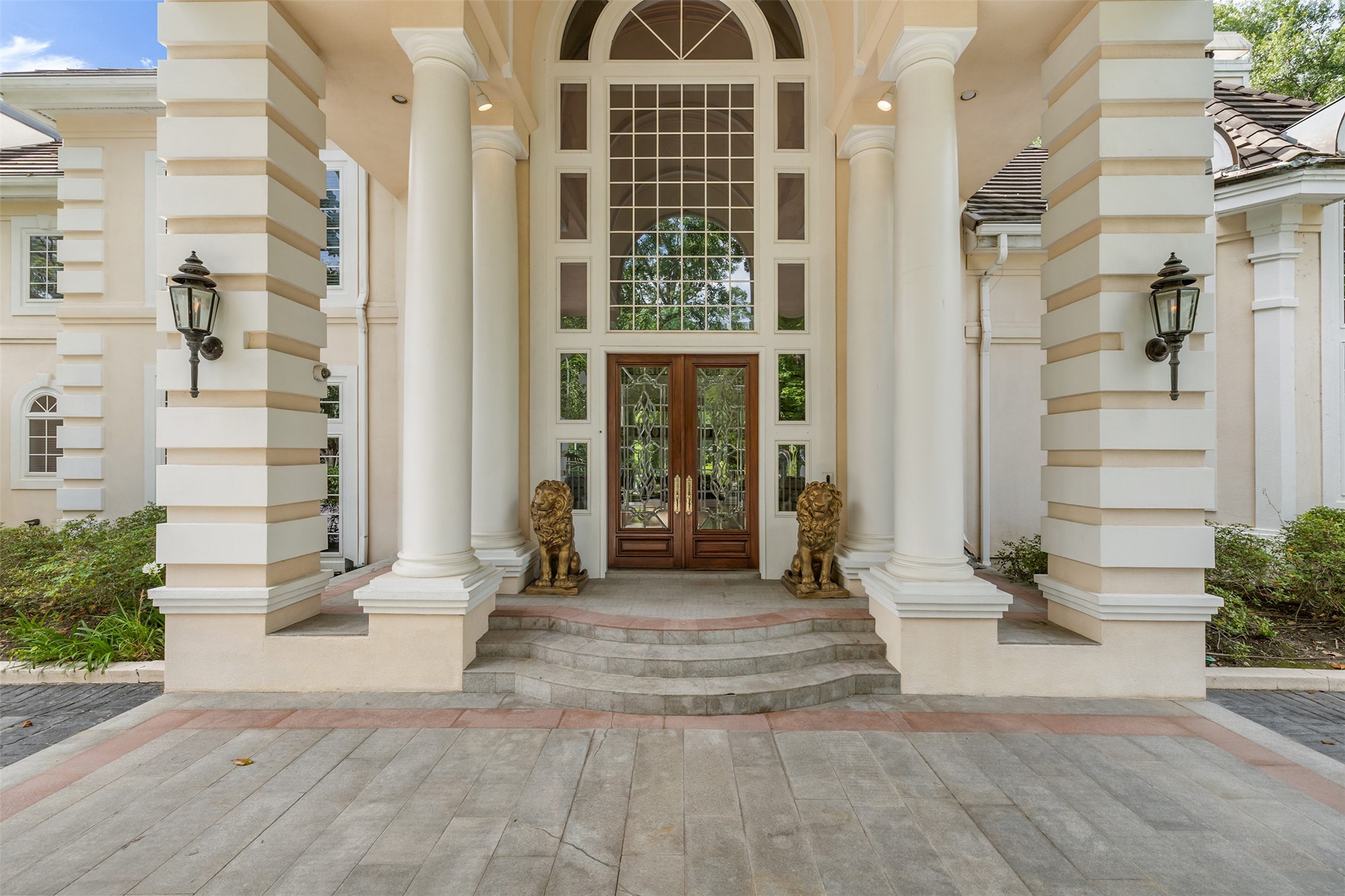 205 Grogans Point Road The Woodlands, TX 77380 - Photo 7 of 49 a front view of a building