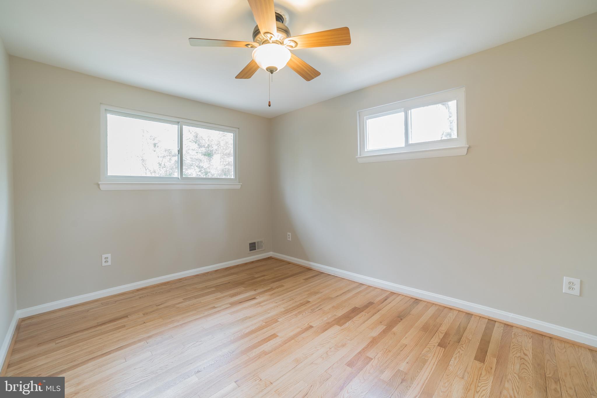 13616 Wendover Road Silver Spring, MD 20904 - Photo 20 of 30 Bedroom #3 from hallway