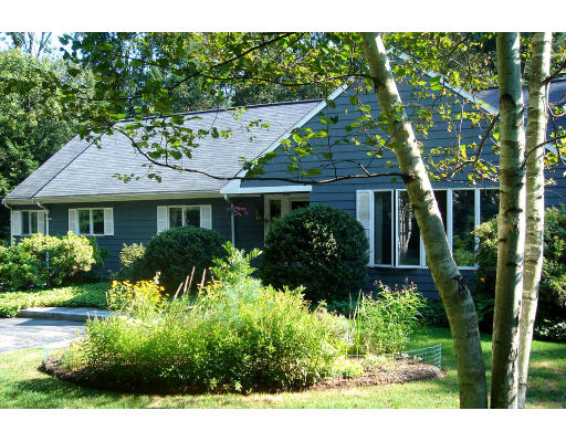 11 Gail Road Weston, MA 02493 - Photo 1 of 8
