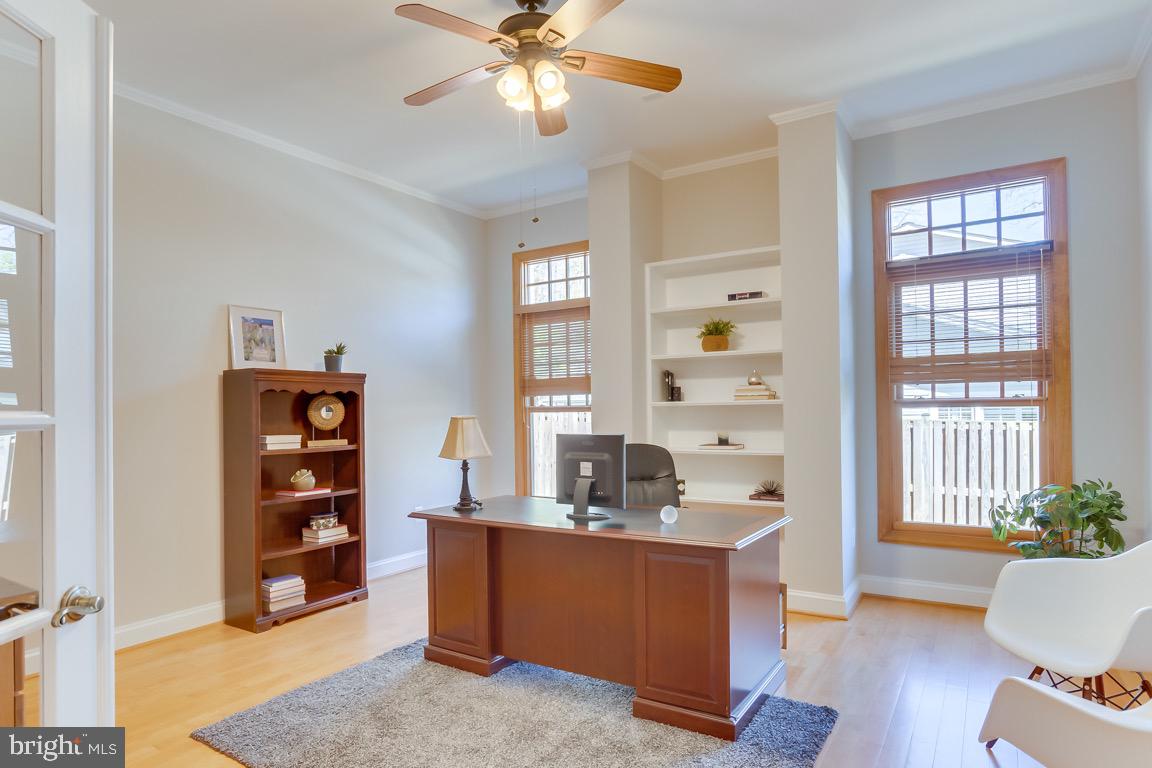 204 Adahi Road Southeast Vienna, VA 22180 - Photo 22 of 58 Main Level Office