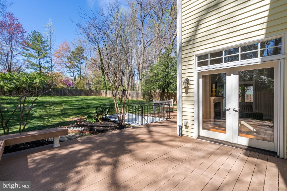 204 Adahi Road Southeast Vienna, VA 22180 - Photo 44 of 58 Maintenance Free Decking