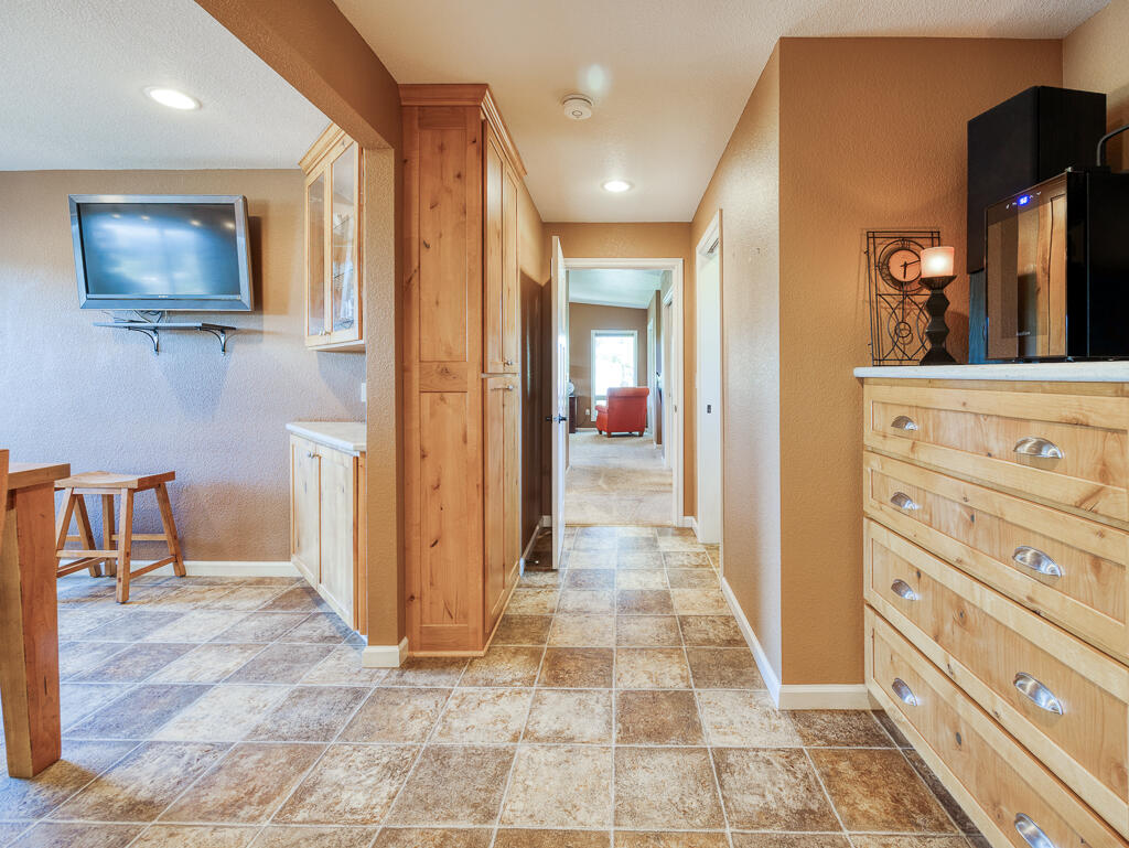 15512 Riveredge Road Klamath Falls, OR 97601 - Photo 14 of 37 15512 River Edge-16