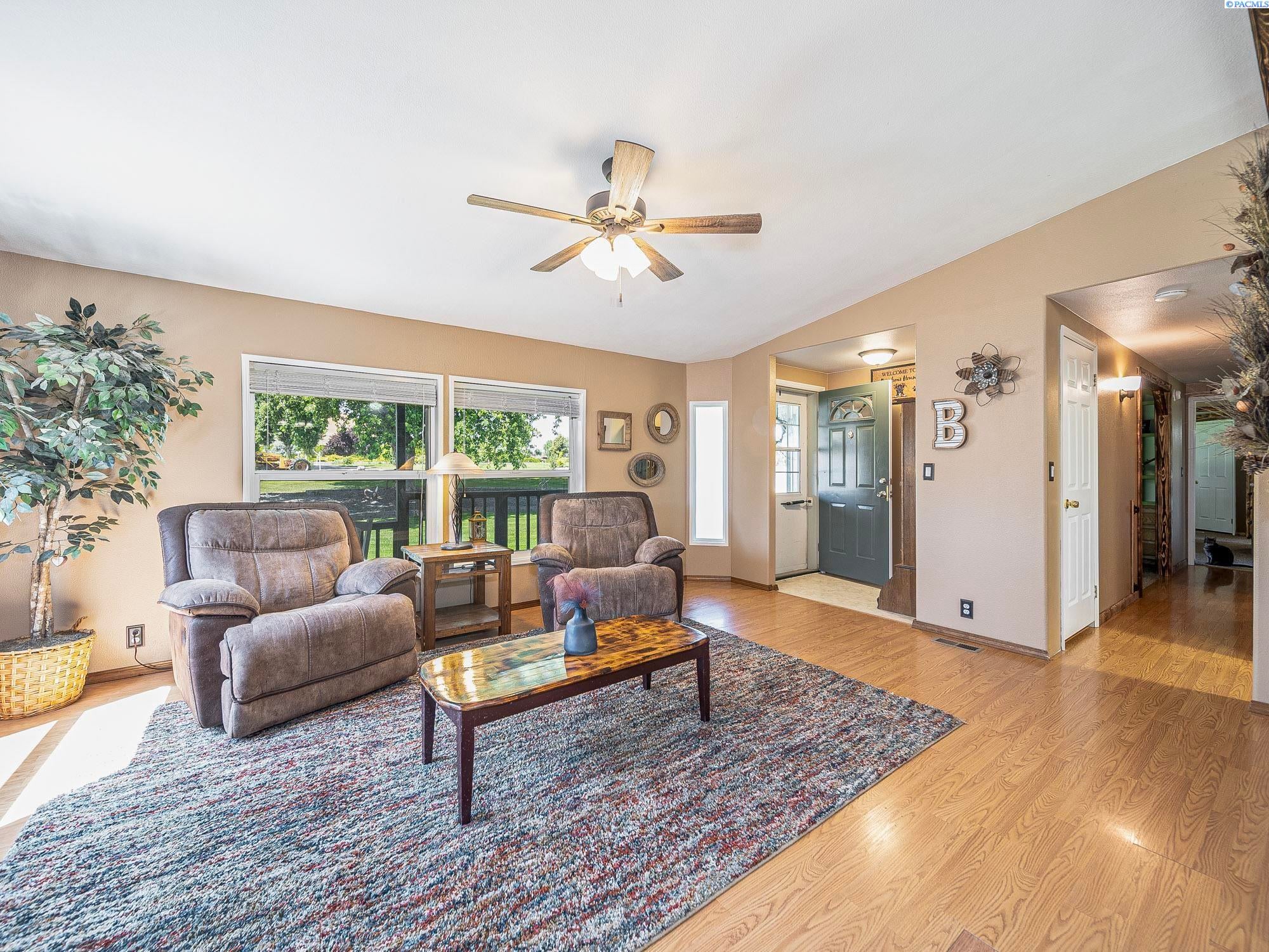 29006 East Ruppert Road Benton City, WA 99320 - Photo 10 of 44 Gallery Image 10