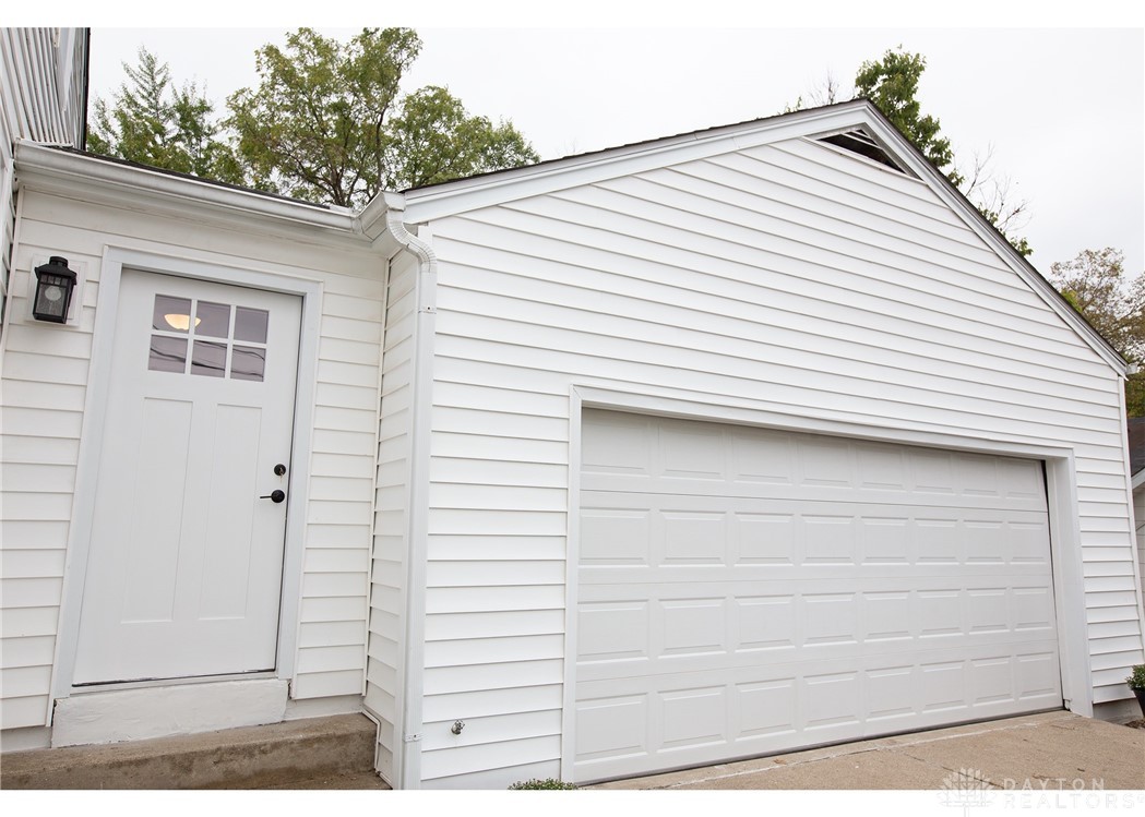 163 Grange Hall Road Beavercreek, OH 45430 - Photo 5 of 39 Mud Room Exterior Entrance