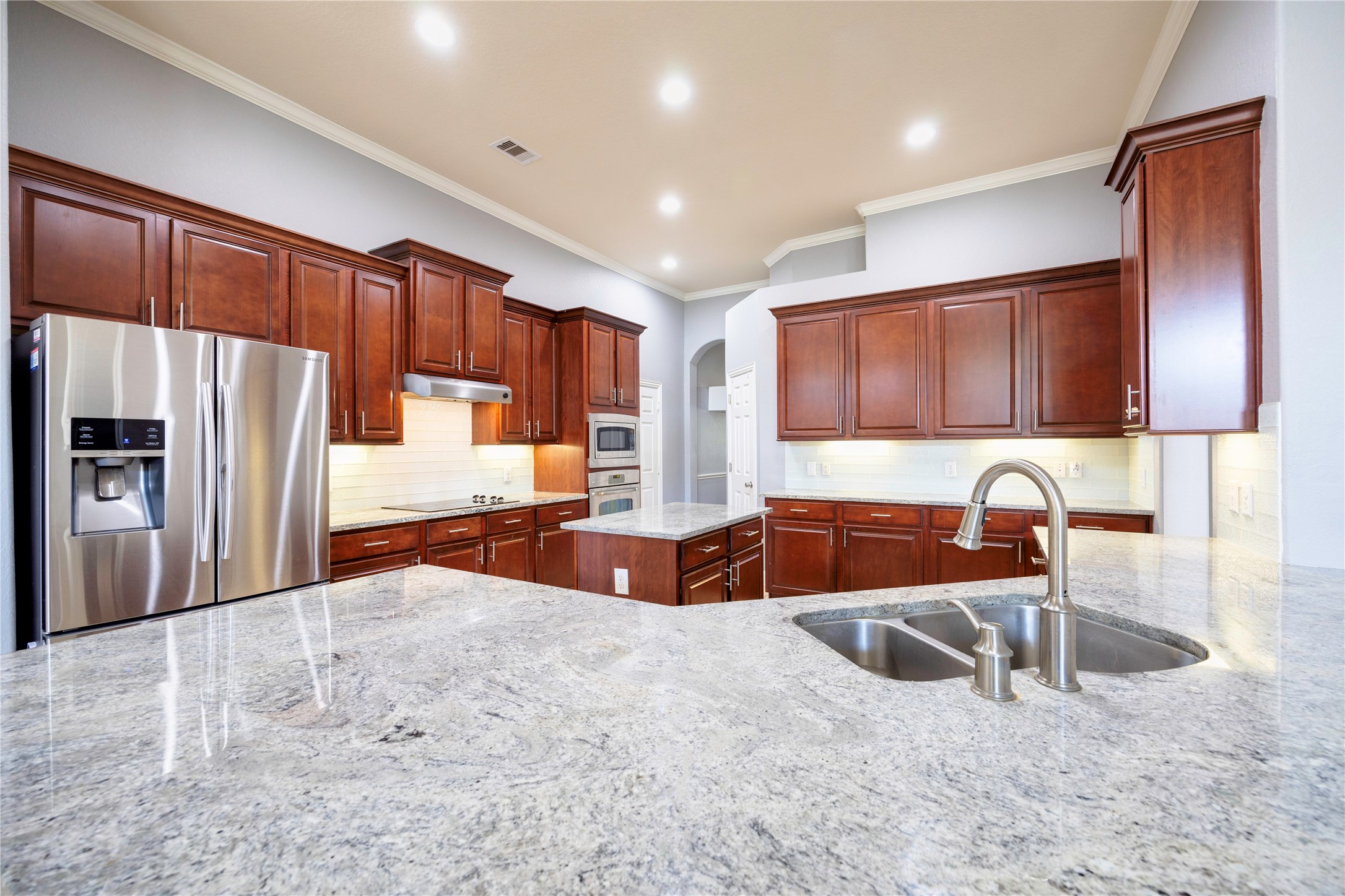 6743 Honeycrest Lane Spring, TX 77389 - Photo 2 of 19