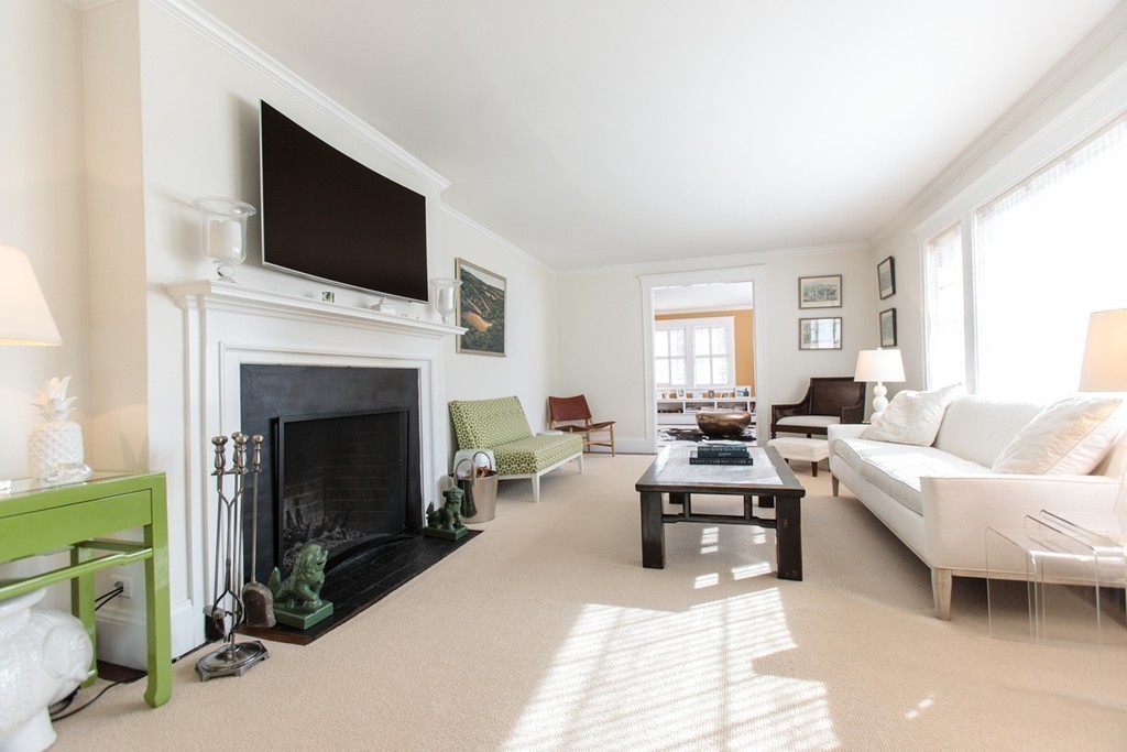 301 Meadowbrook Road Weston, MA 02493 - Photo 4 of 15