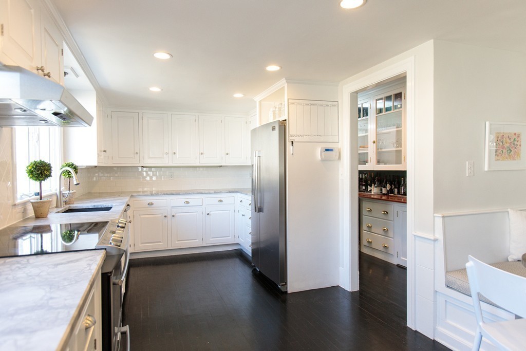 301 Meadowbrook Road Weston, MA 02493 - Photo 7 of 15