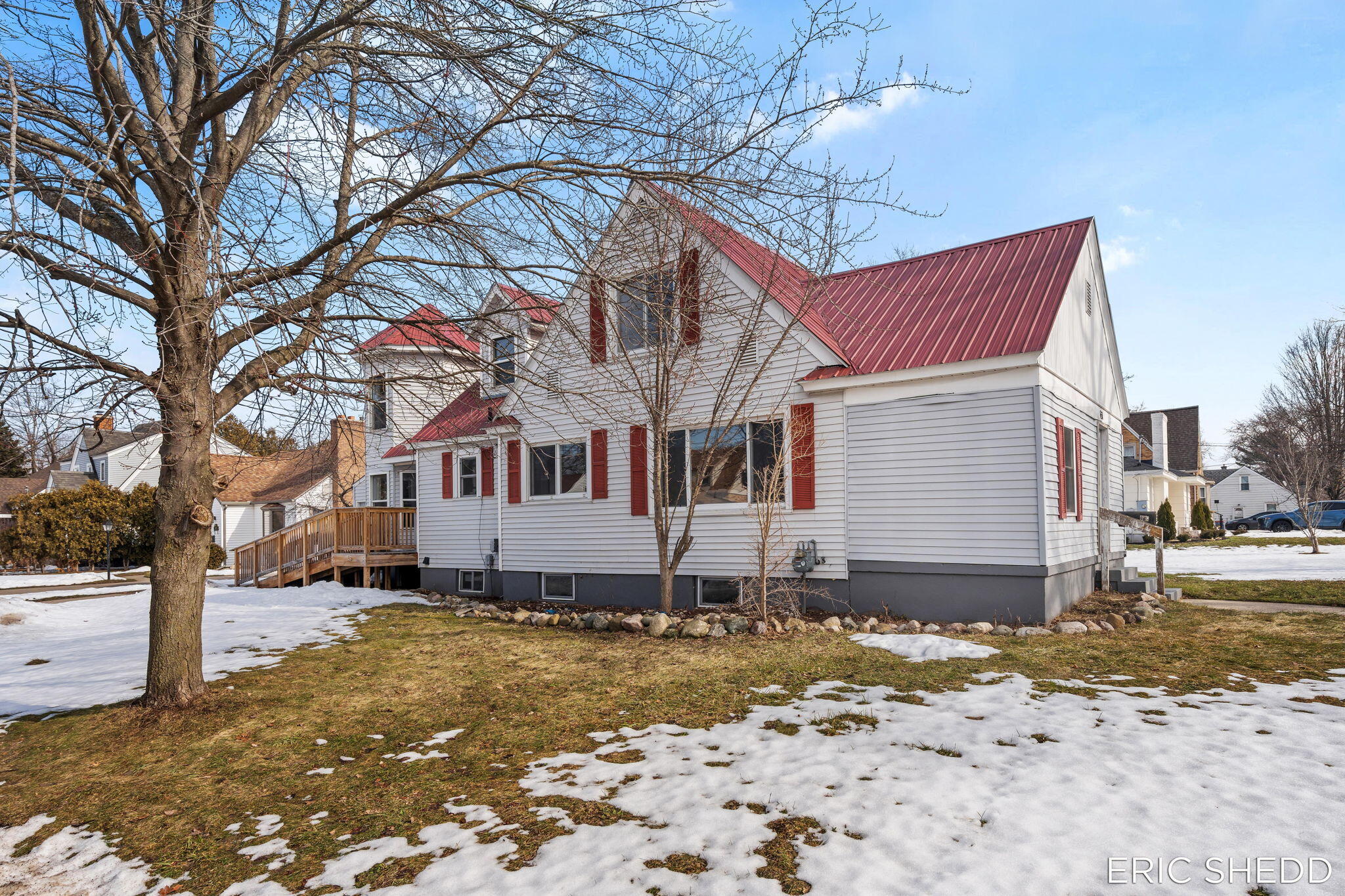 631 3 Mile Road Northeast Grand Rapids, MI 49505 - Photo 3 of 83 3-web-or-mls-02