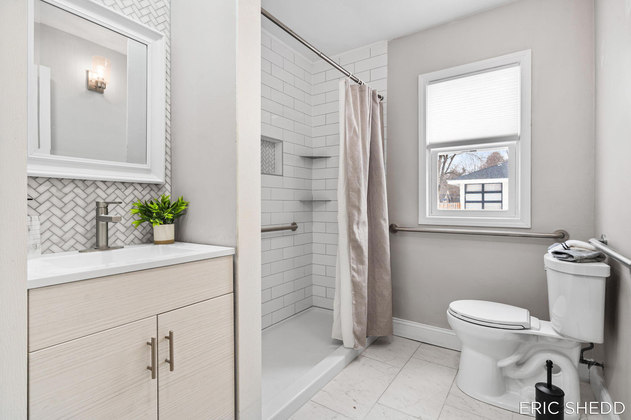 631 3 Mile Road Northeast Grand Rapids, MI 49505 - Photo 34 of 83 34-web-or-mls-35