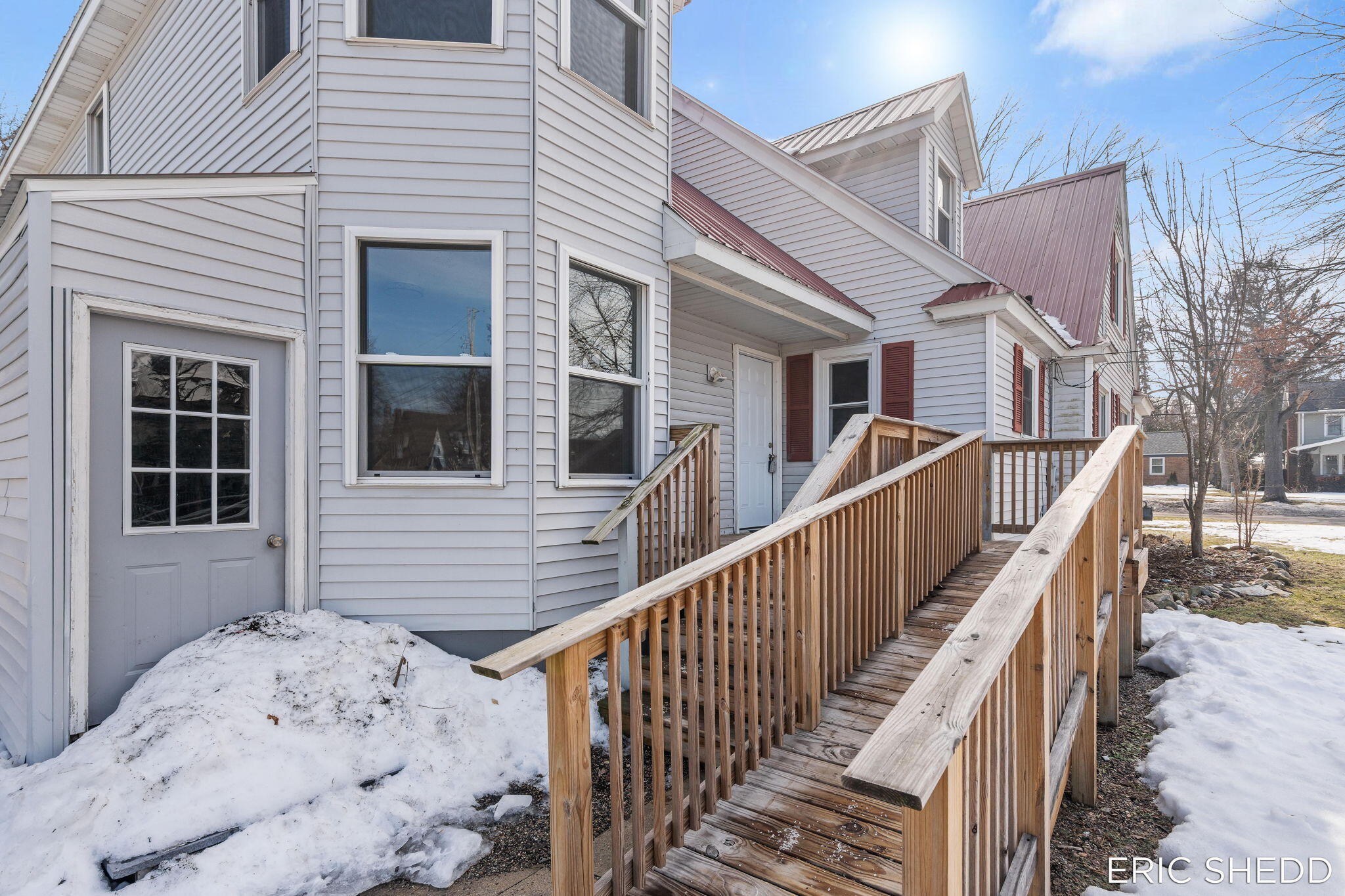 631 3 Mile Road Northeast Grand Rapids, MI 49505 - Photo 4 of 83 4-web-or-mls-72