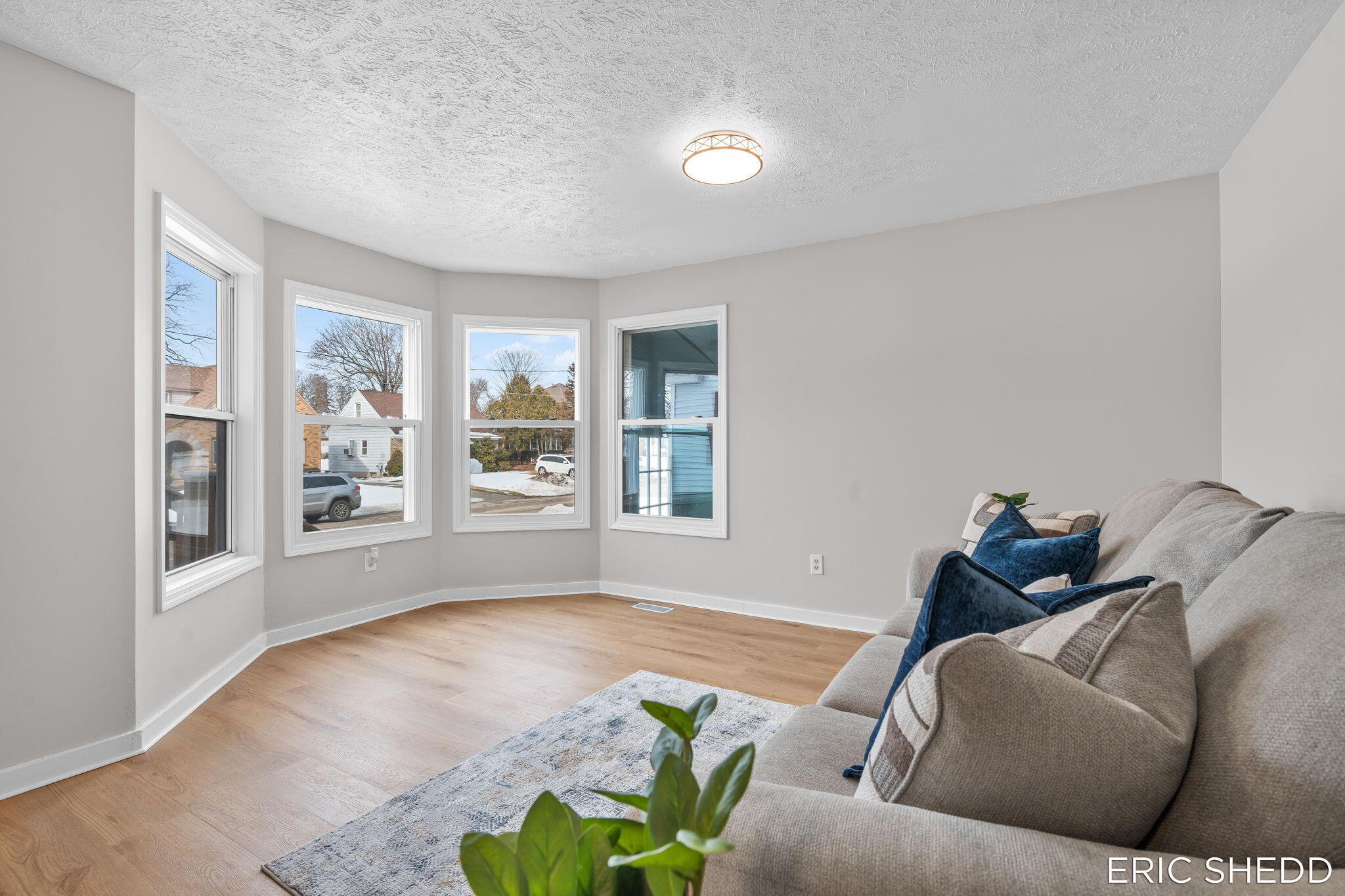 631 3 Mile Road Northeast Grand Rapids, MI 49505 - Photo 5 of 83 5-web-or-mls-08