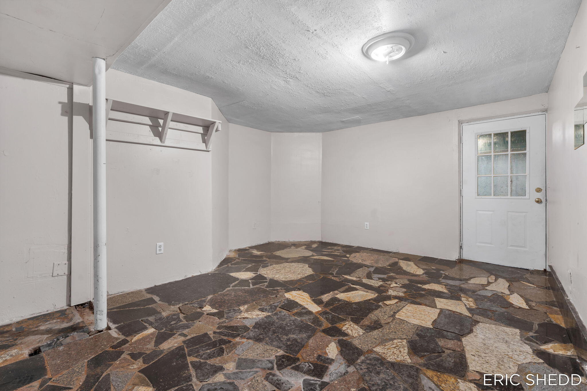 631 3 Mile Road Northeast Grand Rapids, MI 49505 - Photo 52 of 83 52-web-or-mls-59