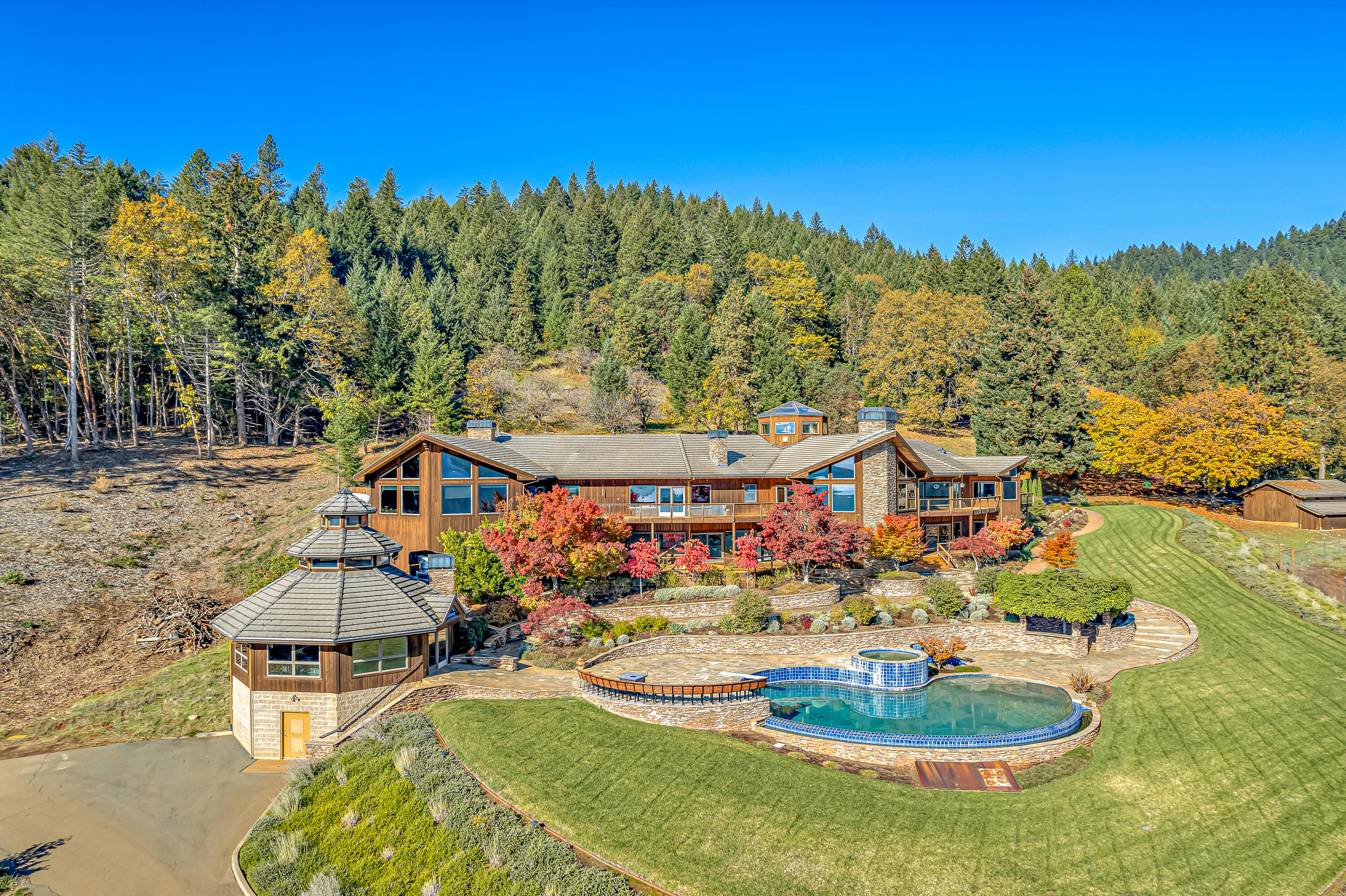 6380 Tunnel Loop Road Grants Pass, OR 97526 - Photo 4 of 83 Main Home