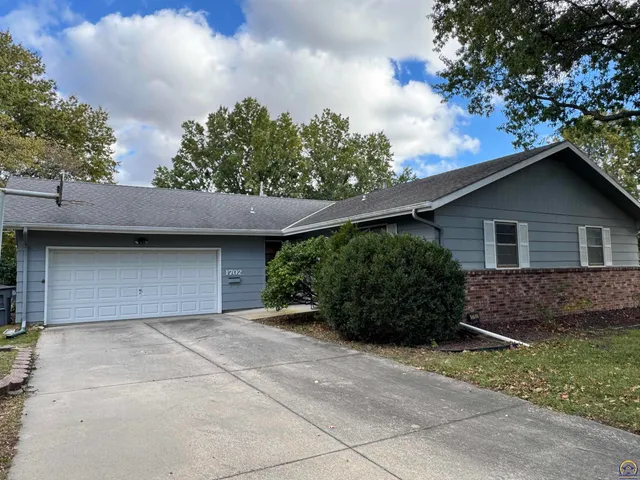 $224,000 | 1702 Trowman Way, Emporia, KS 66801