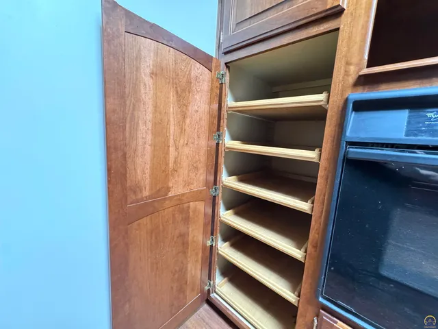 $224,000 | 1702 Trowman Way, Emporia, KS 66801