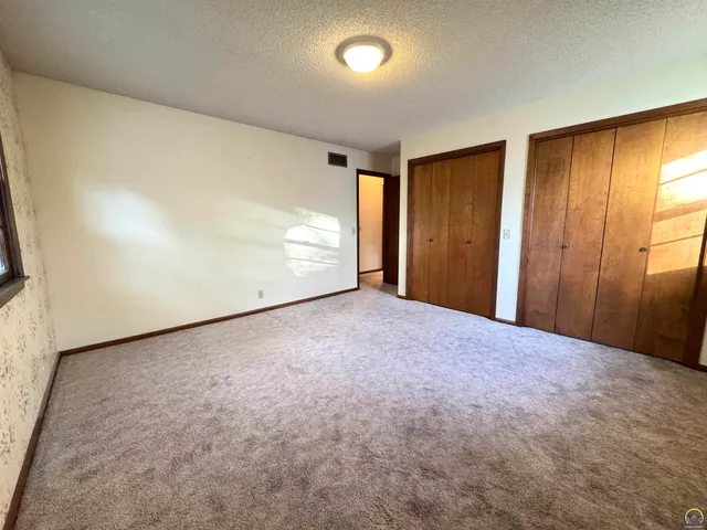 $224,000 | 1702 Trowman Way, Emporia, KS 66801