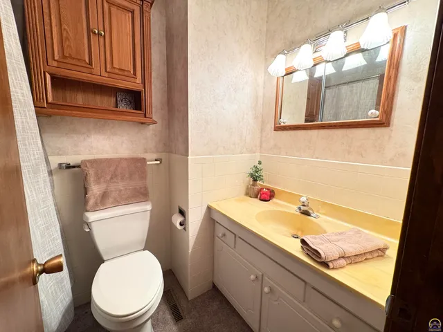 $224,000 | 1702 Trowman Way, Emporia, KS 66801