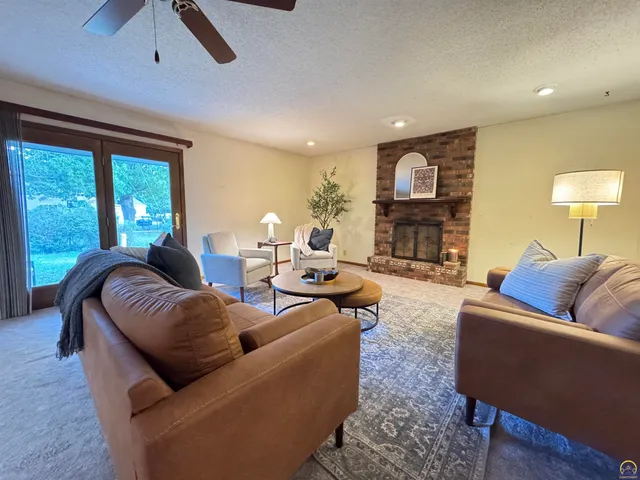 $224,000 | 1702 Trowman Way, Emporia, KS 66801