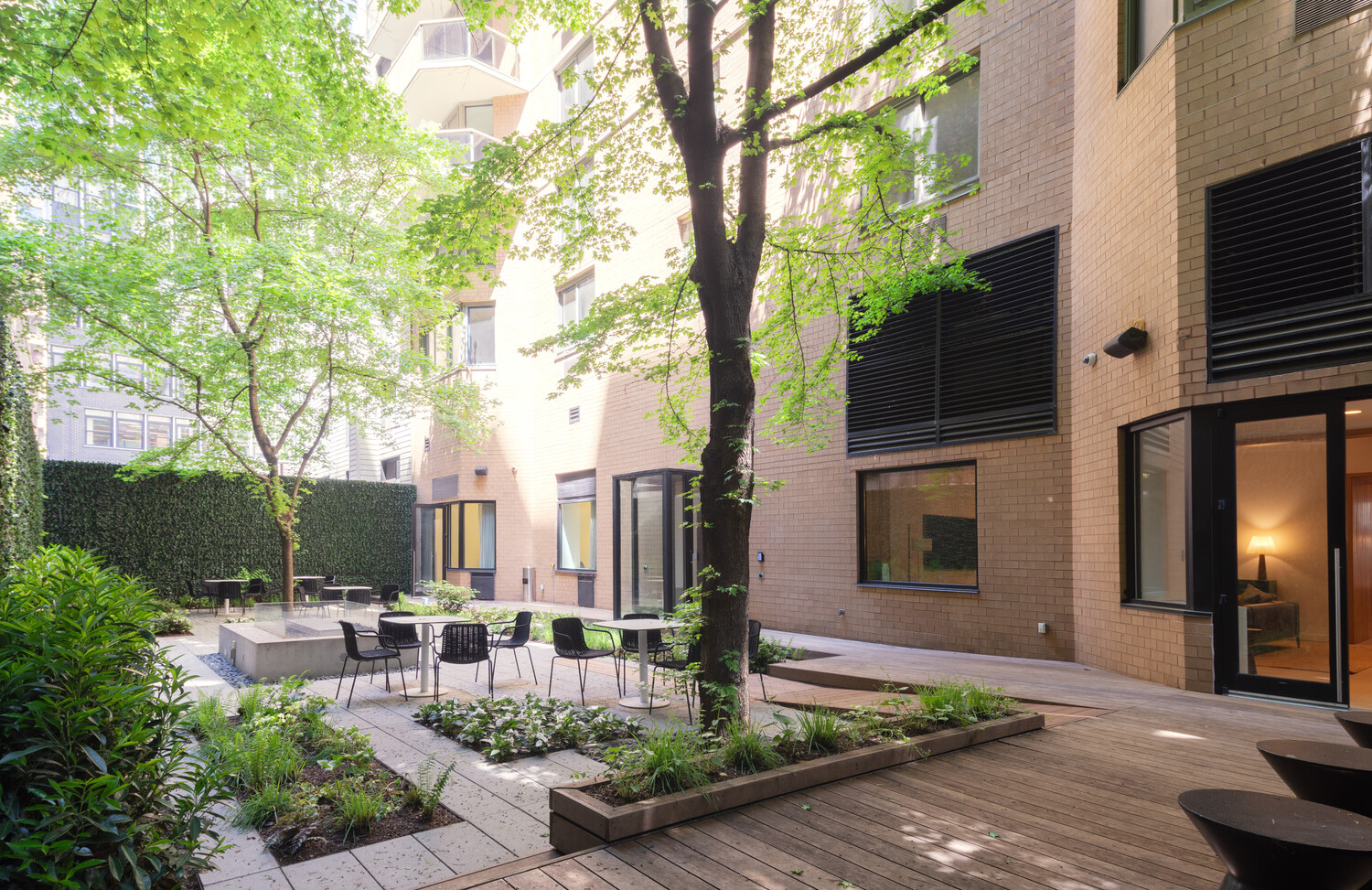 234 East 46th Street, Unit 1803 Manhattan, NY 10017 - Photo 17 of 33