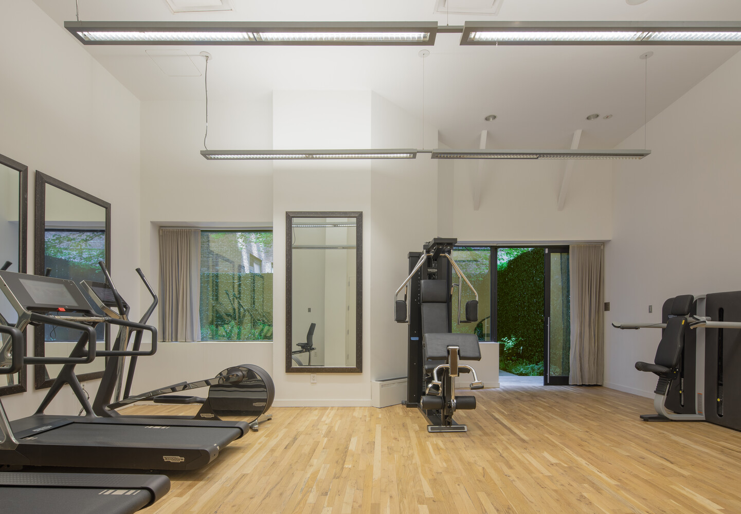 234 East 46th Street, Unit 1803 Manhattan, NY 10017 - Photo 20 of 33