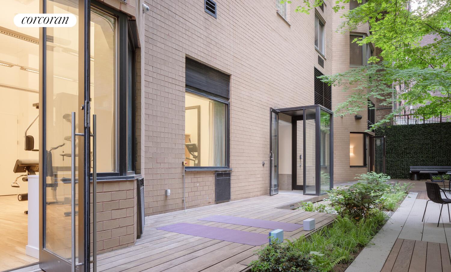 234 East 46th Street, Unit 1803 Manhattan, NY 10017 - Photo 29 of 33