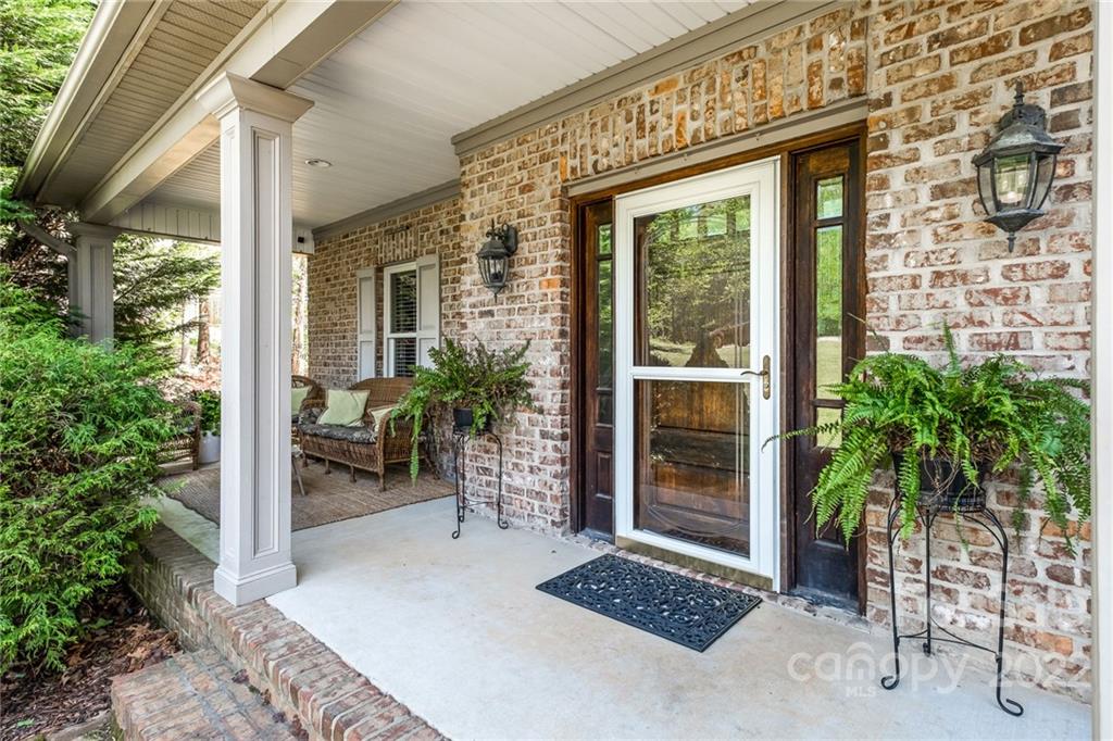 6688 Maple Spring Court Denver, NC 28037 - Photo 4 of 47 Gallery Image 4